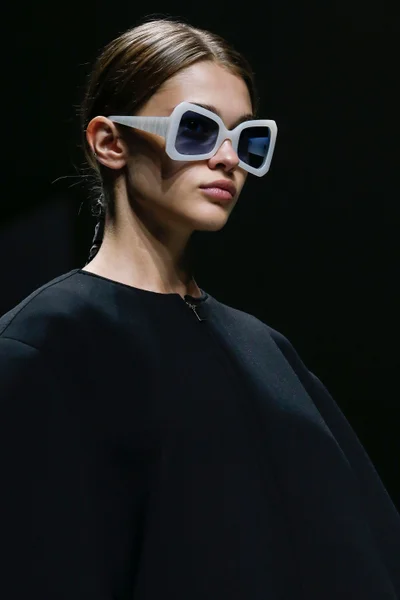 Look 50